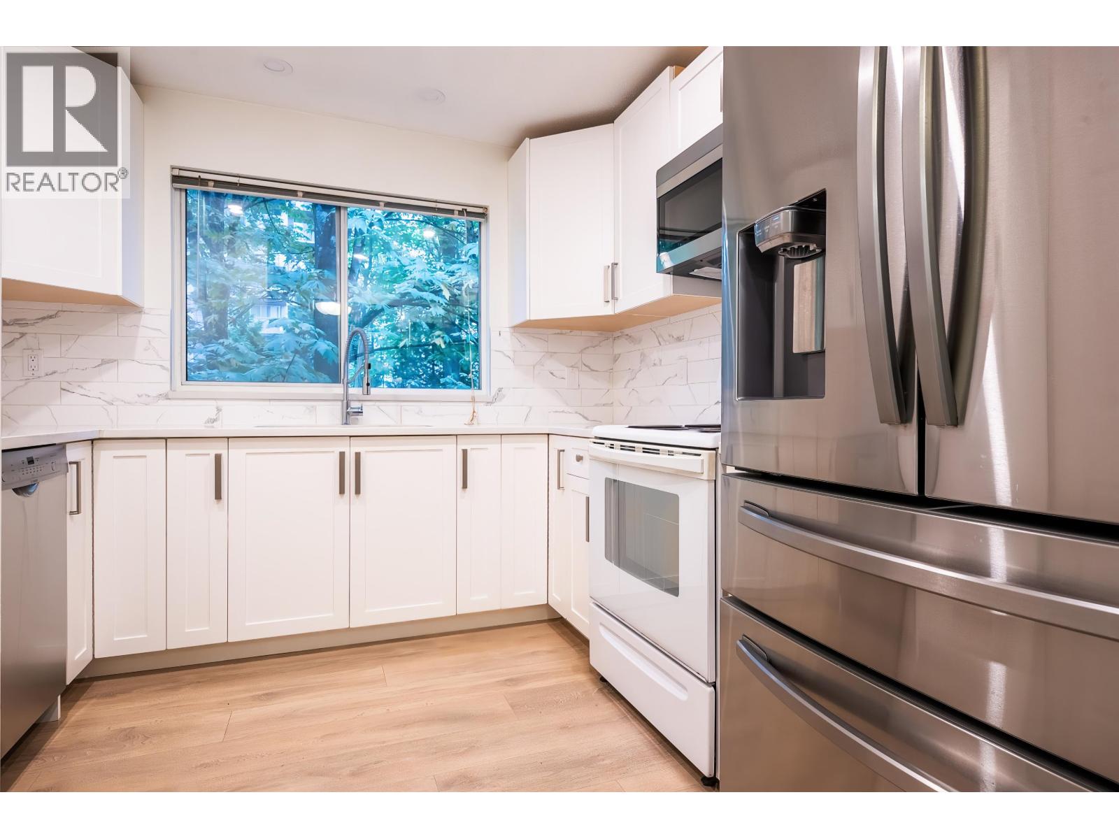 203 515 Whiting Way, Coquitlam, British Columbia  V3J 7W9 - Photo 12 - R3121192