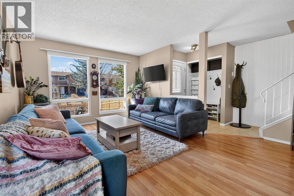 161 Midbend Place Se, Calgary, Alberta  T2X 2K1 - Photo 3 - A2304292