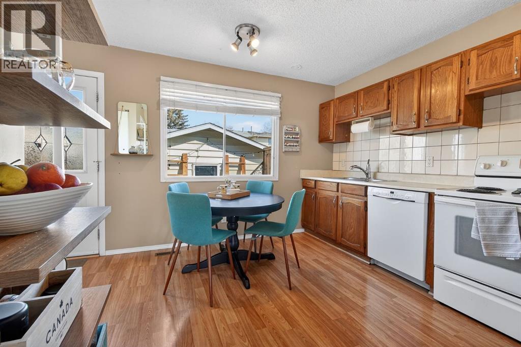 161 Midbend Place Se, Calgary, Alberta  T2X 2K1 - Photo 4 - A2304292