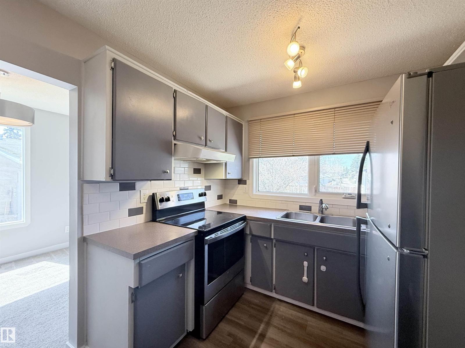 3912 108 St Nw, Edmonton, Alberta  T6J 1B9 - Photo 12 - E4486435