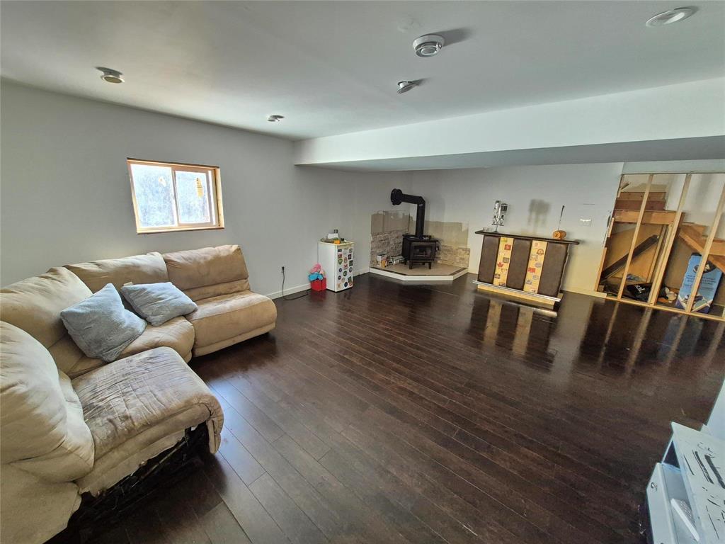 53 Railway Avenue, Clanwilliam, Manitoba  R0J 0K0 - Photo 12 - 202602156