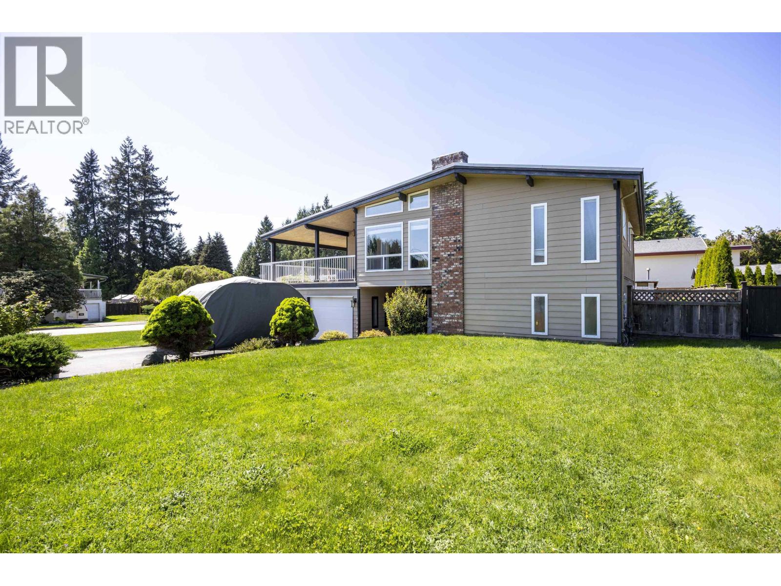 3881 Epping Court, Burnaby, British Columbia  V5A 3H6 - Photo 2 - R3121208