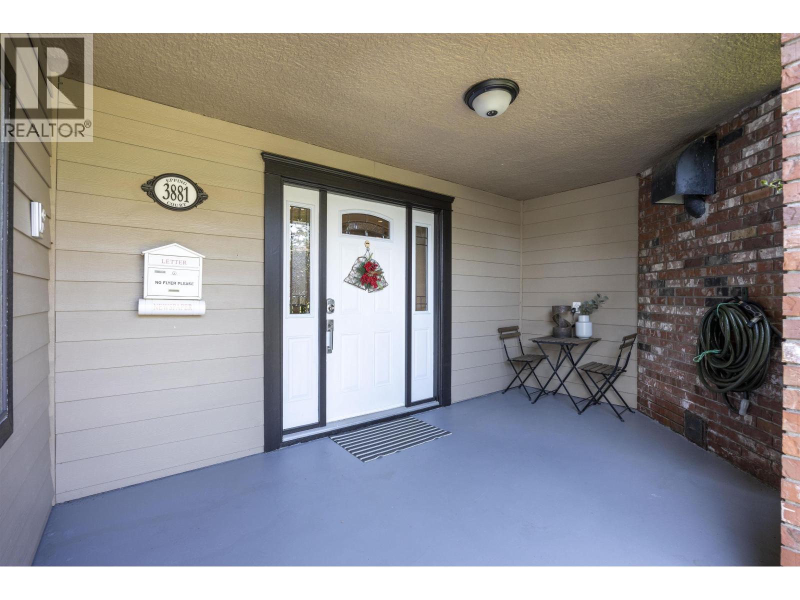 3881 Epping Court, Burnaby, British Columbia  V5A 3H6 - Photo 5 - R3121208