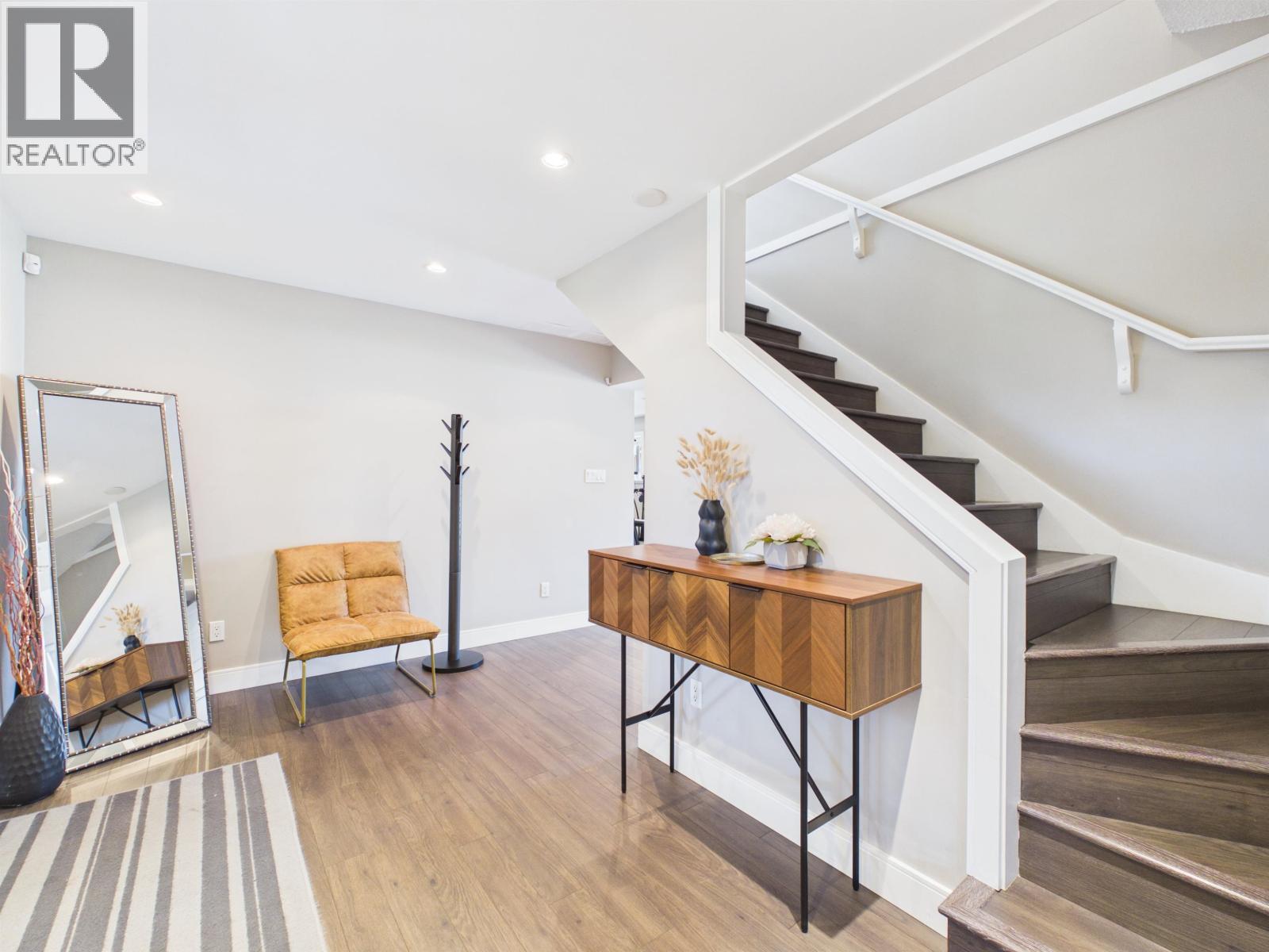 3881 Epping Court, Burnaby, British Columbia  V5A 3H6 - Photo 6 - R3121208