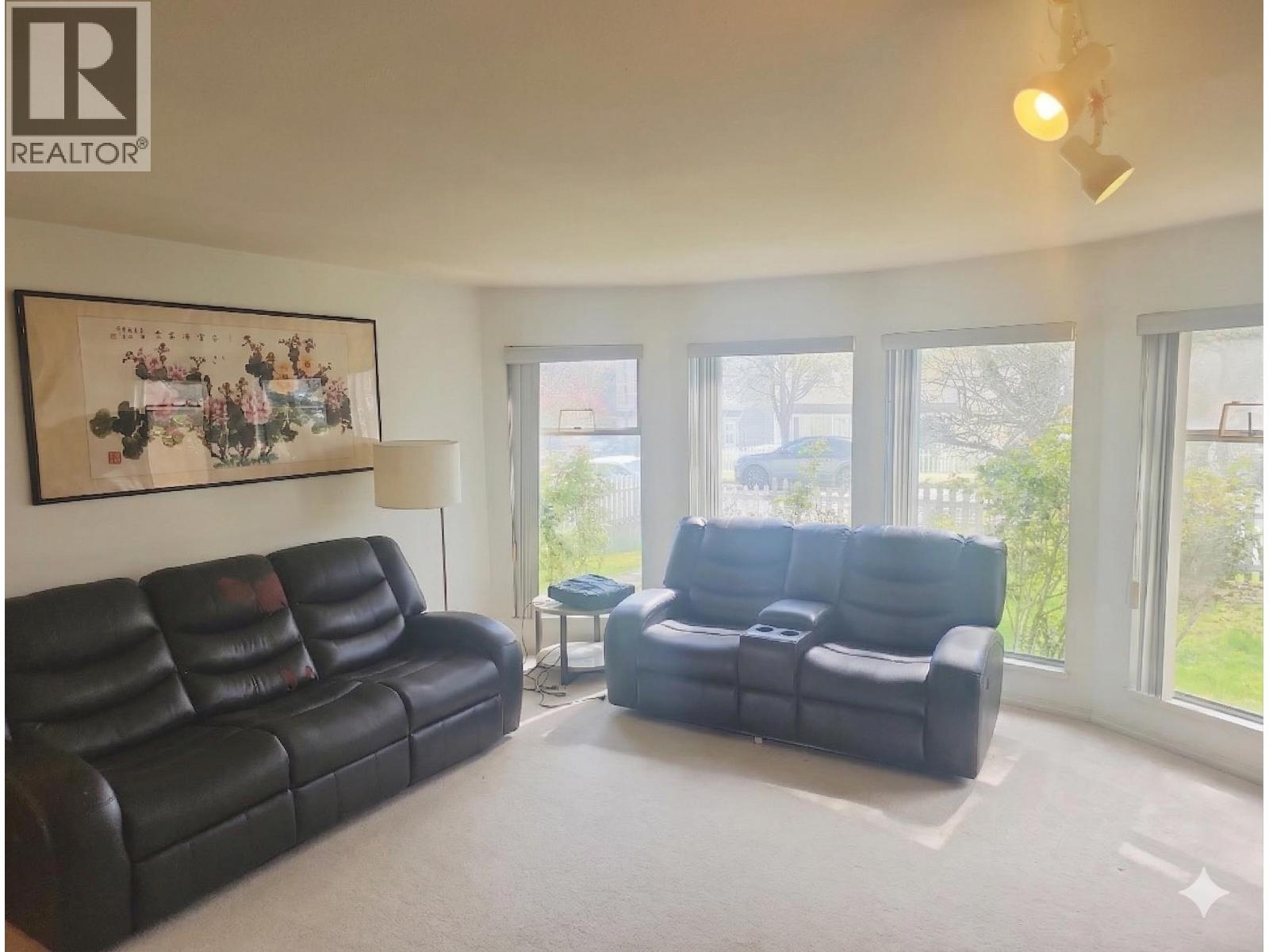 3523 Napier Street, Vancouver, British Columbia  V5K 2X8 - Photo 2 - R3121217
