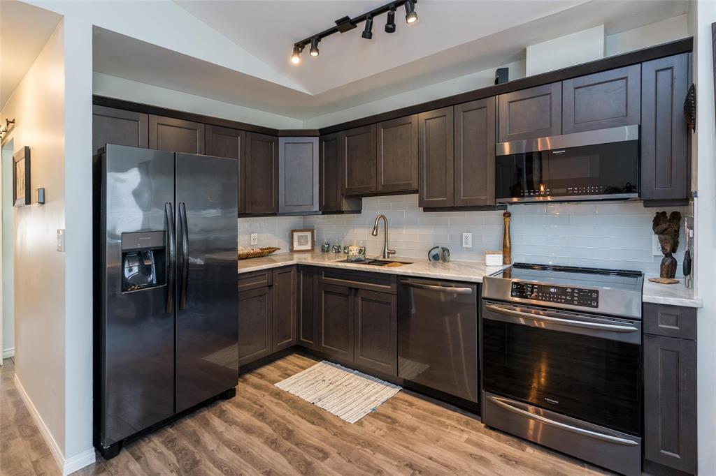 105 Inkster Boulevard, Winnipeg, Manitoba R2W 0J5 - Photo 5 - 202609827
