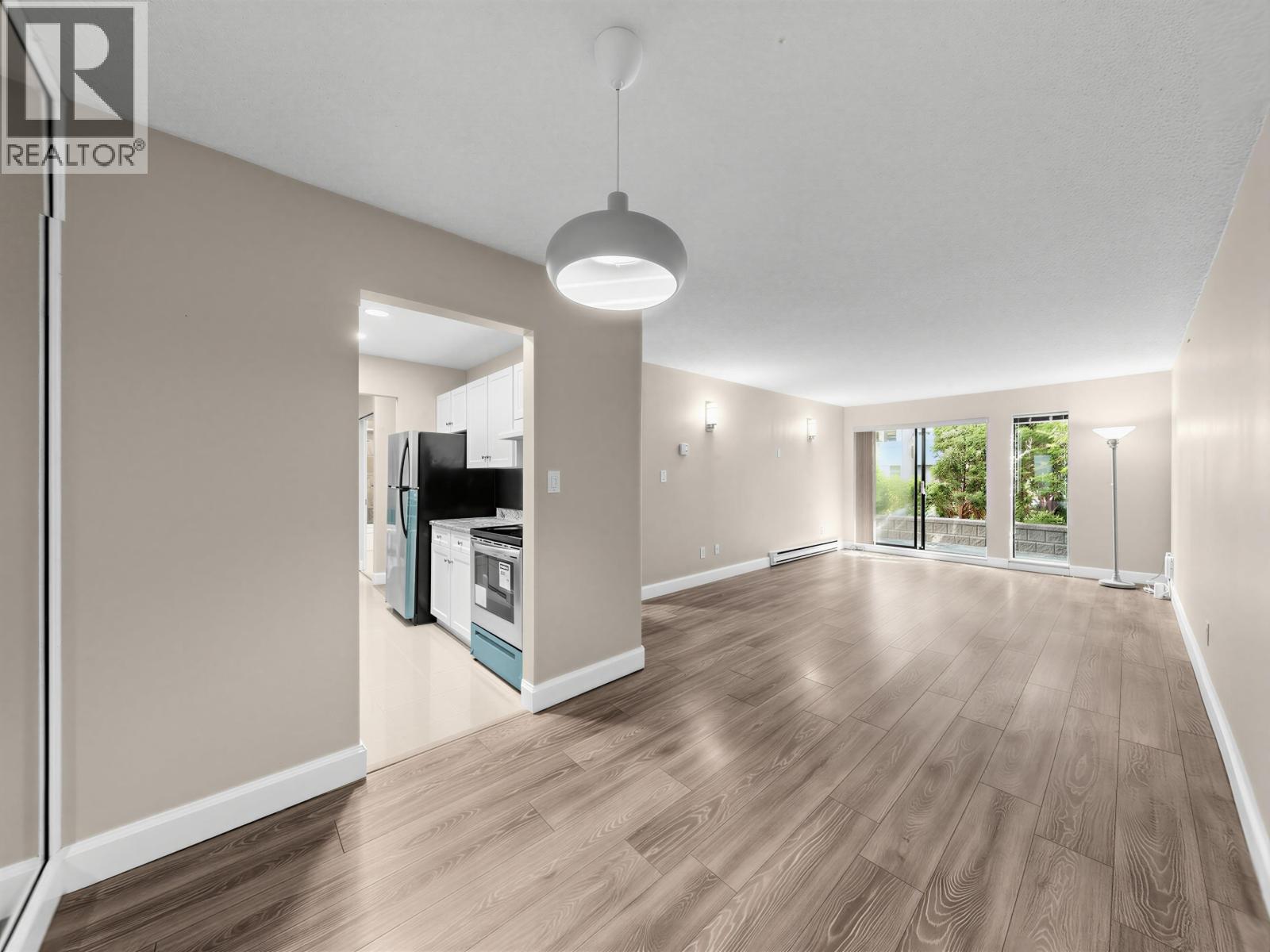 5 9584 Manchester Drive, Burnaby, British Columbia  V3N 4R1 - Photo 1 - R3120851