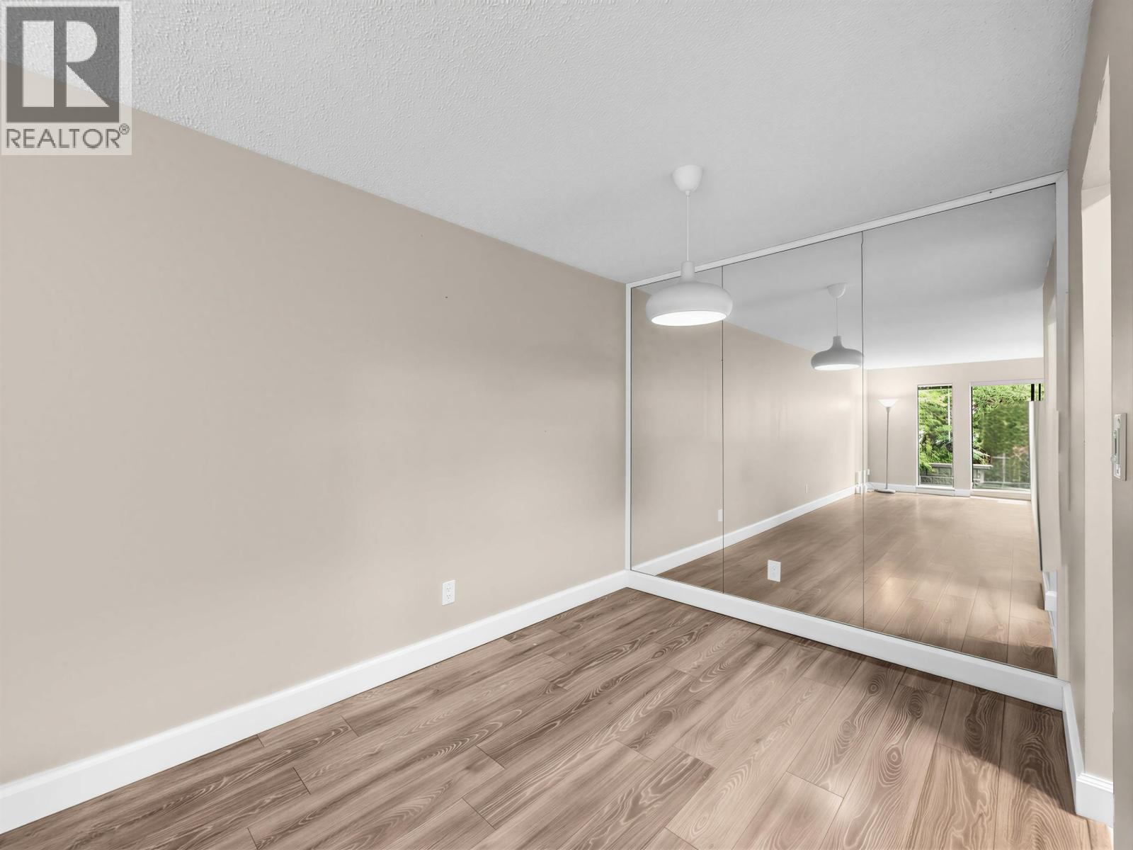 5 9584 Manchester Drive, Burnaby, British Columbia  V3N 4R1 - Photo 9 - R3120851