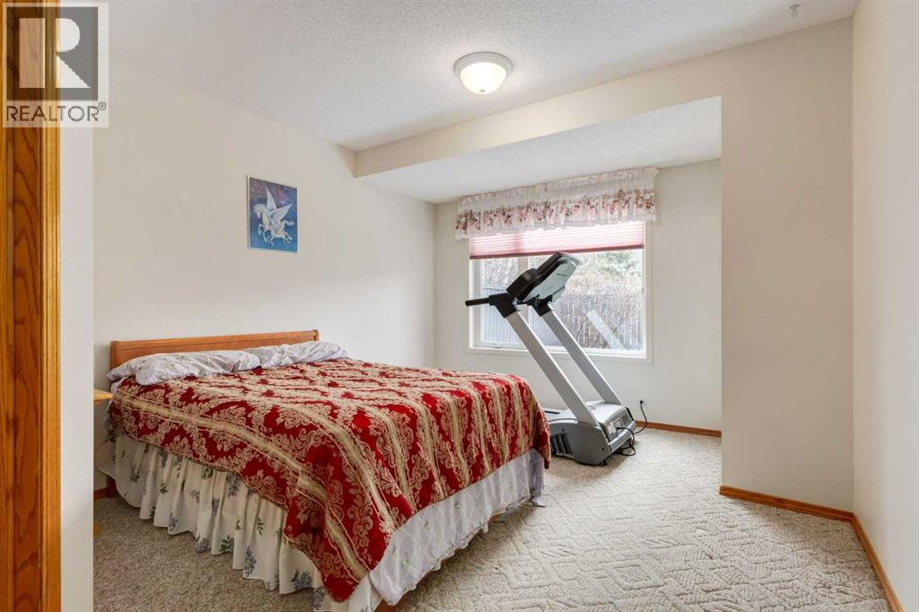 24 Sunmeadows Court SE, Calgary, Alberta  T2X 3H5 - Photo 33 - A2308048