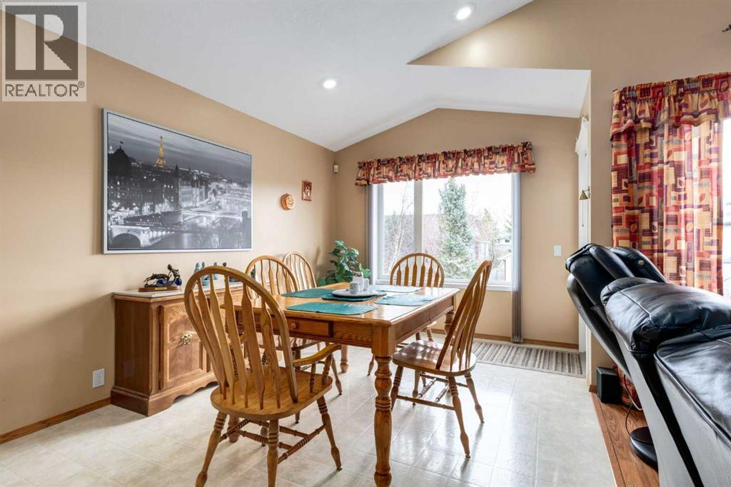 24 Sunmeadows Court SE, Calgary, Alberta  T2X 3H5 - Photo 8 - A2308048