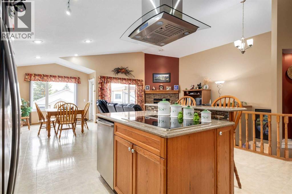 24 Sunmeadows Court SE, Calgary, Alberta  T2X 3H5 - Photo 4 - A2308048