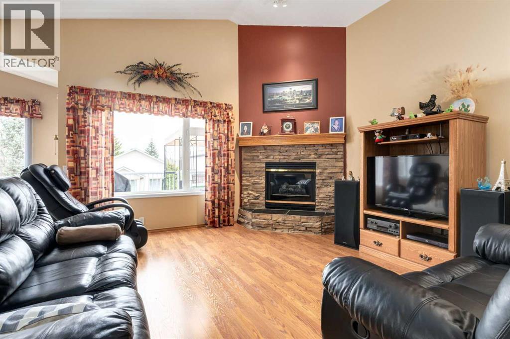 24 Sunmeadows Court SE, Calgary, Alberta  T2X 3H5 - Photo 11 - A2308048