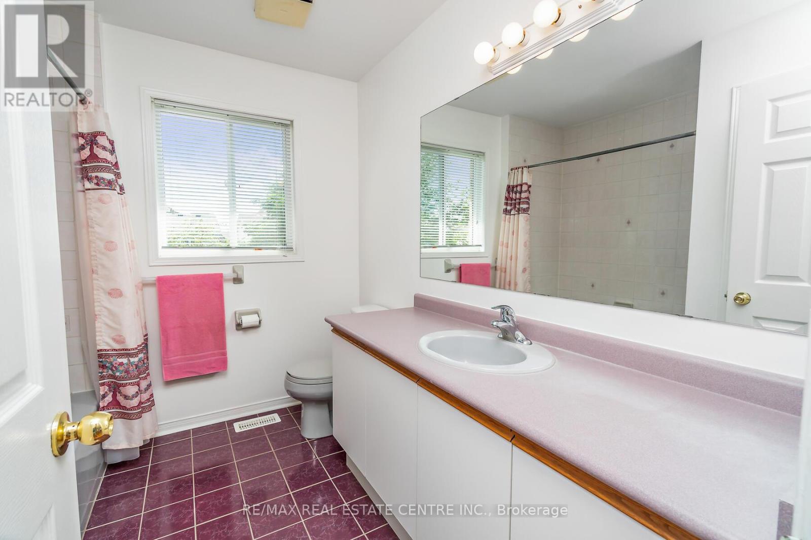 7 Curry Crescent, Halton Hills, Ontario  L7G 5L4 - Photo 27 - W13099600