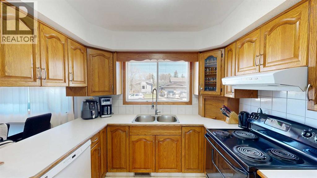 2119 17a Avenue, Coaldale, Alberta  T1M 1K3 - Photo 2 - A2307846