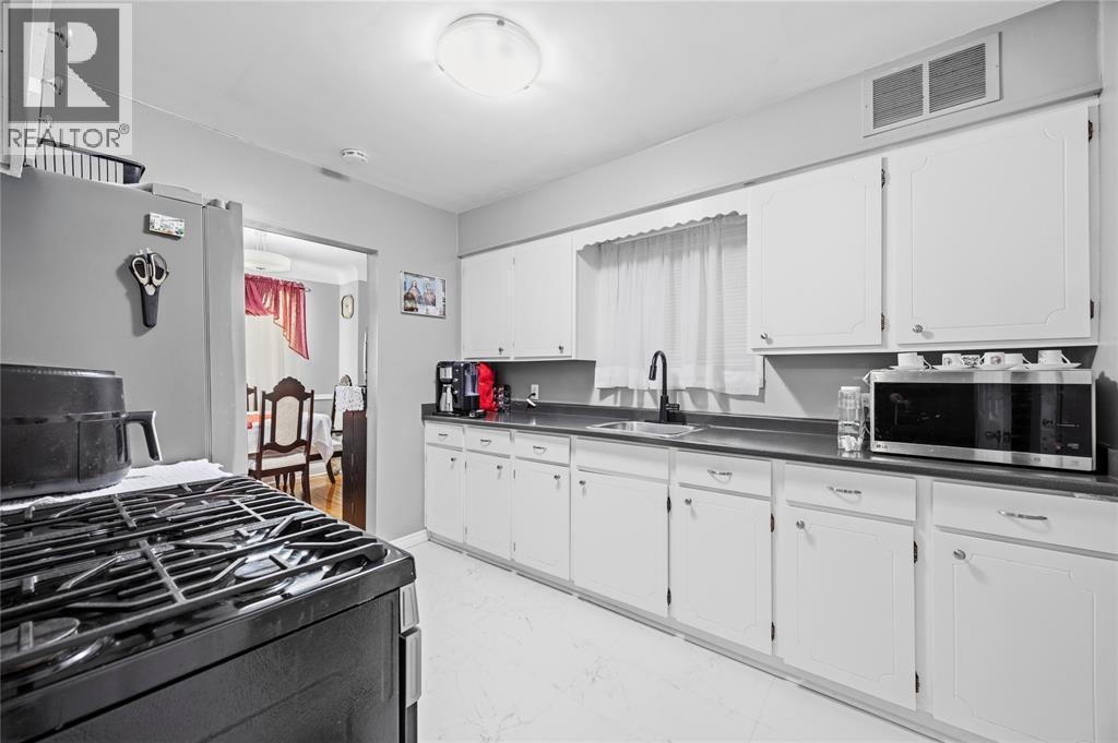 310 Conrad Street, Sarnia, Ontario  N7T 3K6 - Photo 6 - 26010416