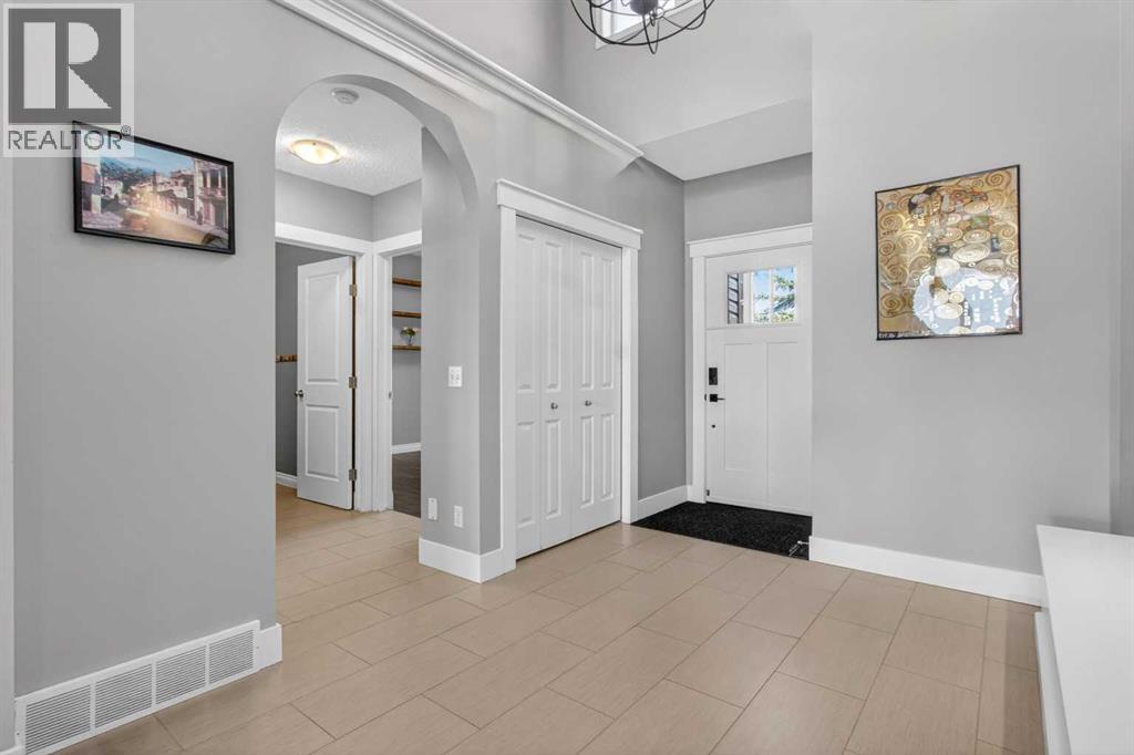 158 Hidden Creek Heights Nw, Calgary, Alberta  T3A 6K9 - Photo 4 - A2306147