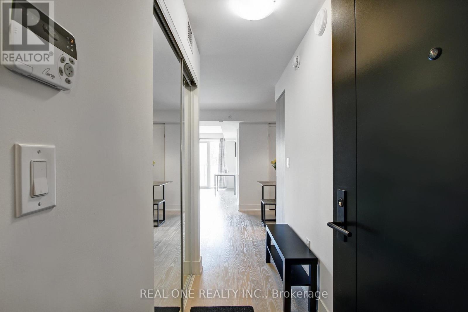 2313 - 955 Bay Street, Toronto, Ontario  M5S 2A2 - Photo 2 - C13100190
