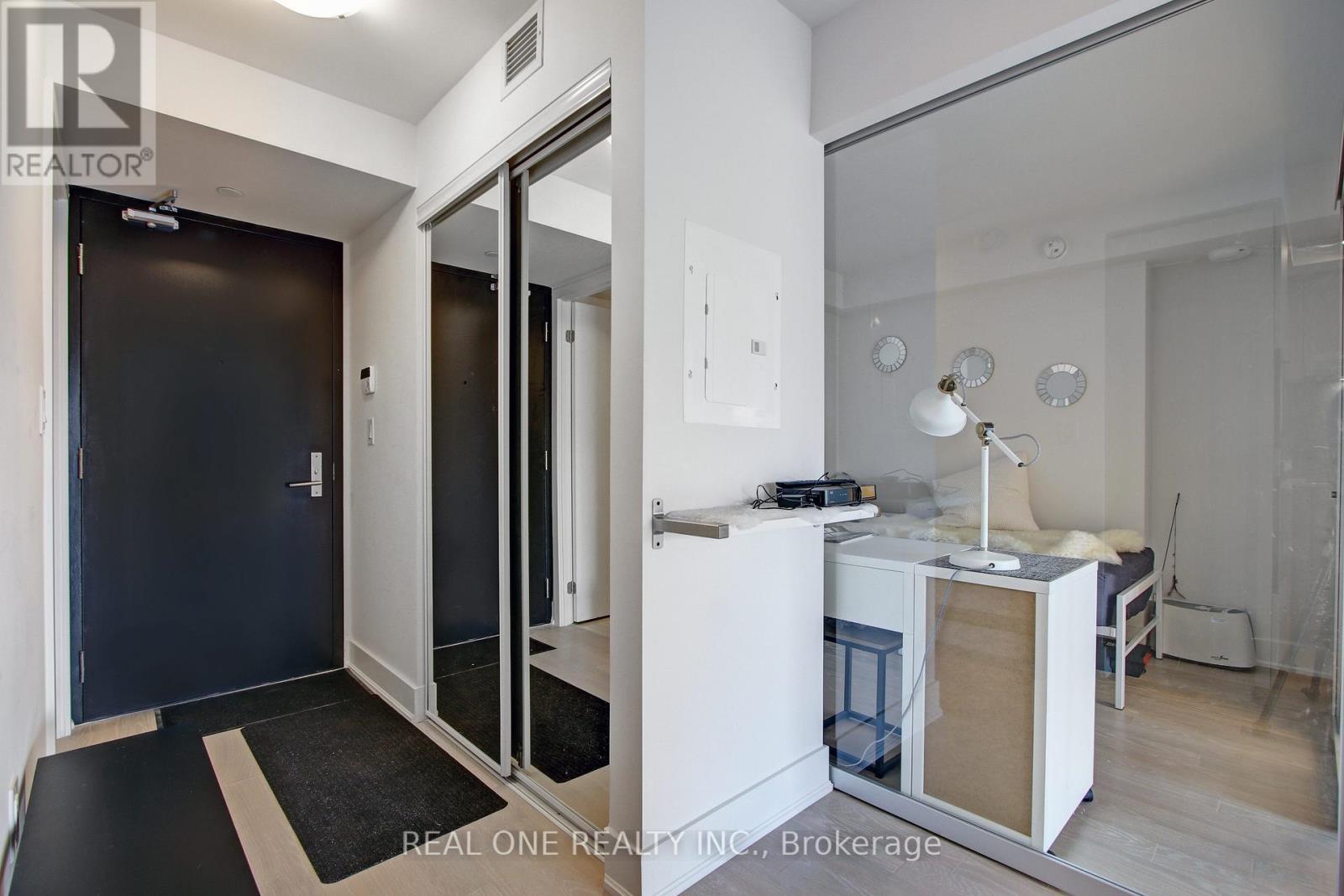 2313 - 955 Bay Street, Toronto, Ontario  M5S 2A2 - Photo 5 - C13100190