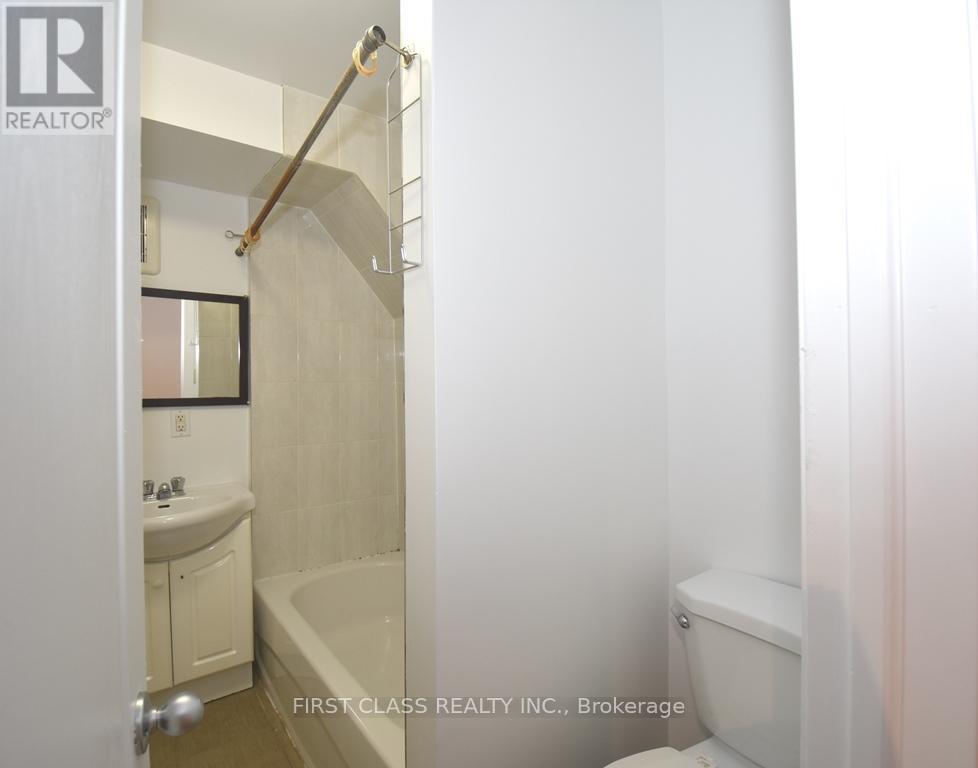 192 Major Street, Toronto (University), Ontario  M5S 2L3 - Photo 7 - C13100228