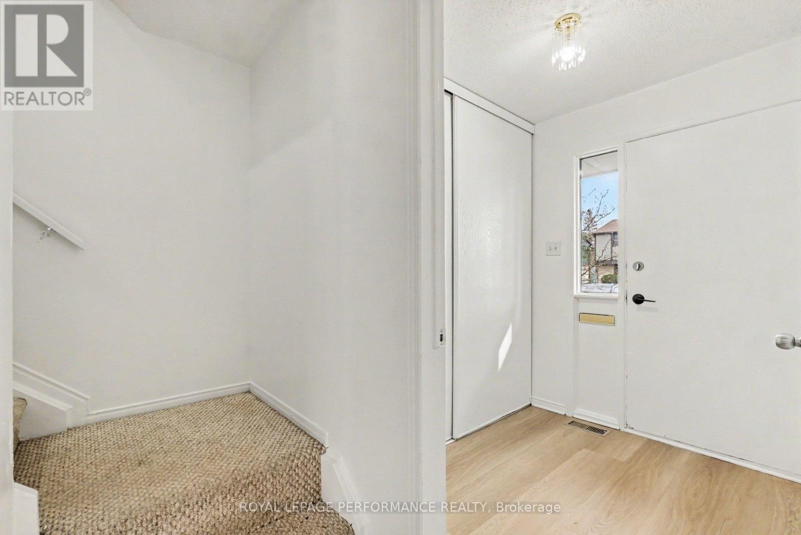 1641 Meadowbrook Road, Ottawa, Ontario  K1B 4W6 - Photo 3 - X13100180