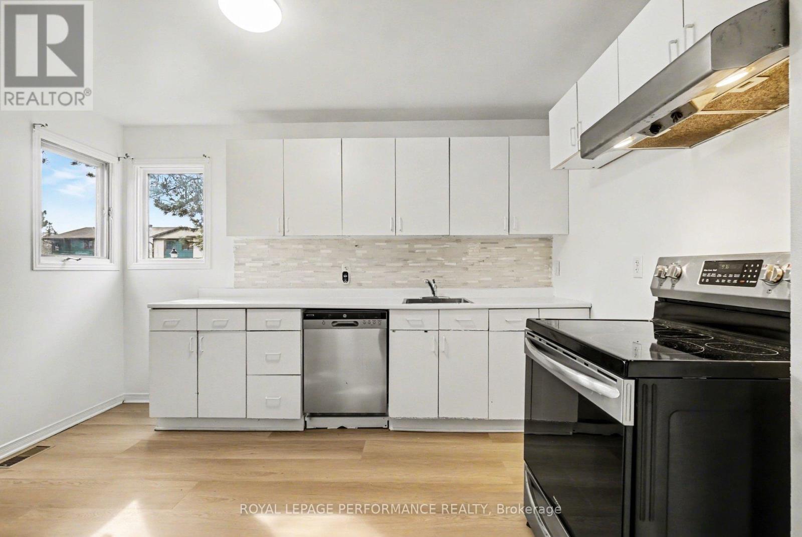 1641 Meadowbrook Road, Ottawa, Ontario  K1B 4W6 - Photo 7 - X13100180