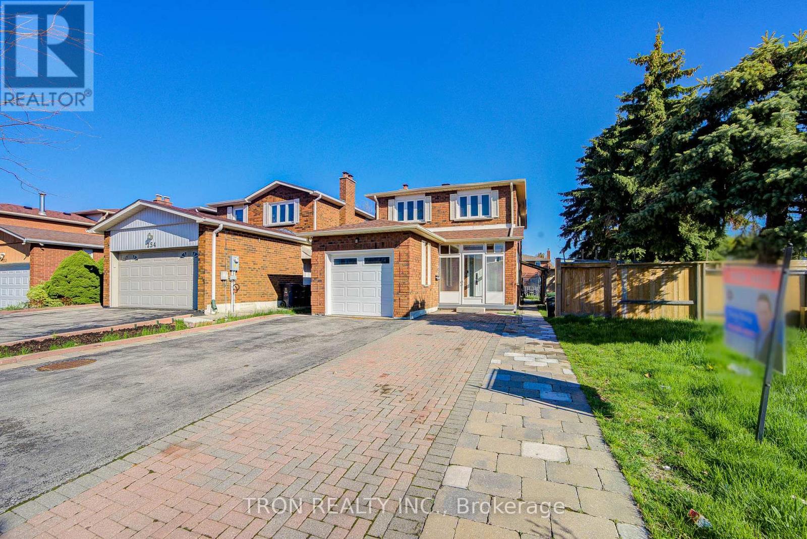 256 Alexmuir Boulevard, Toronto, Ontario  M1V 1T7 - Photo 1 - E13100220