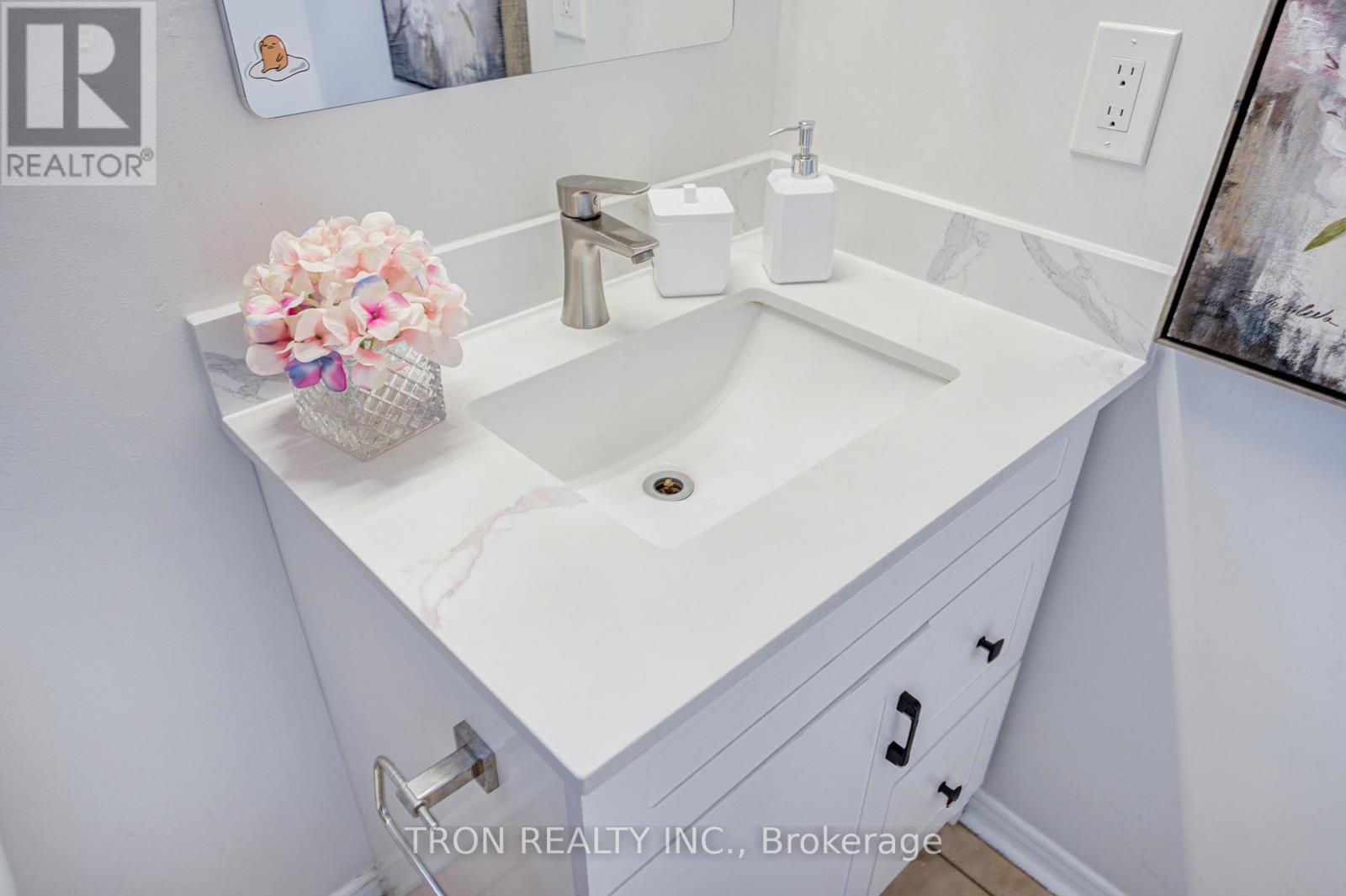 256 Alexmuir Boulevard, Toronto, Ontario  M1V 1T7 - Photo 26 - E13100220