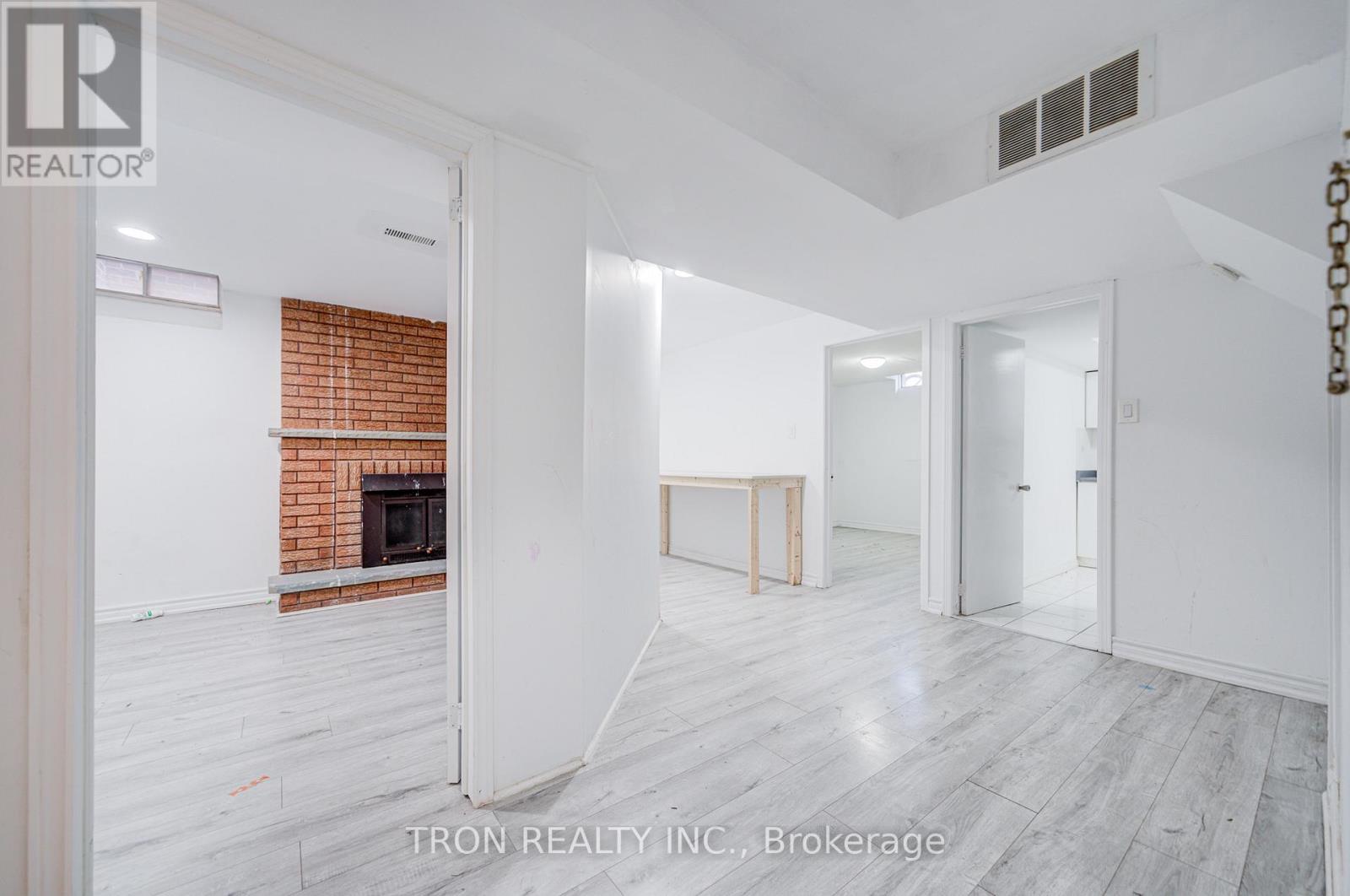 256 Alexmuir Boulevard, Toronto, Ontario  M1V 1T7 - Photo 32 - E13100220