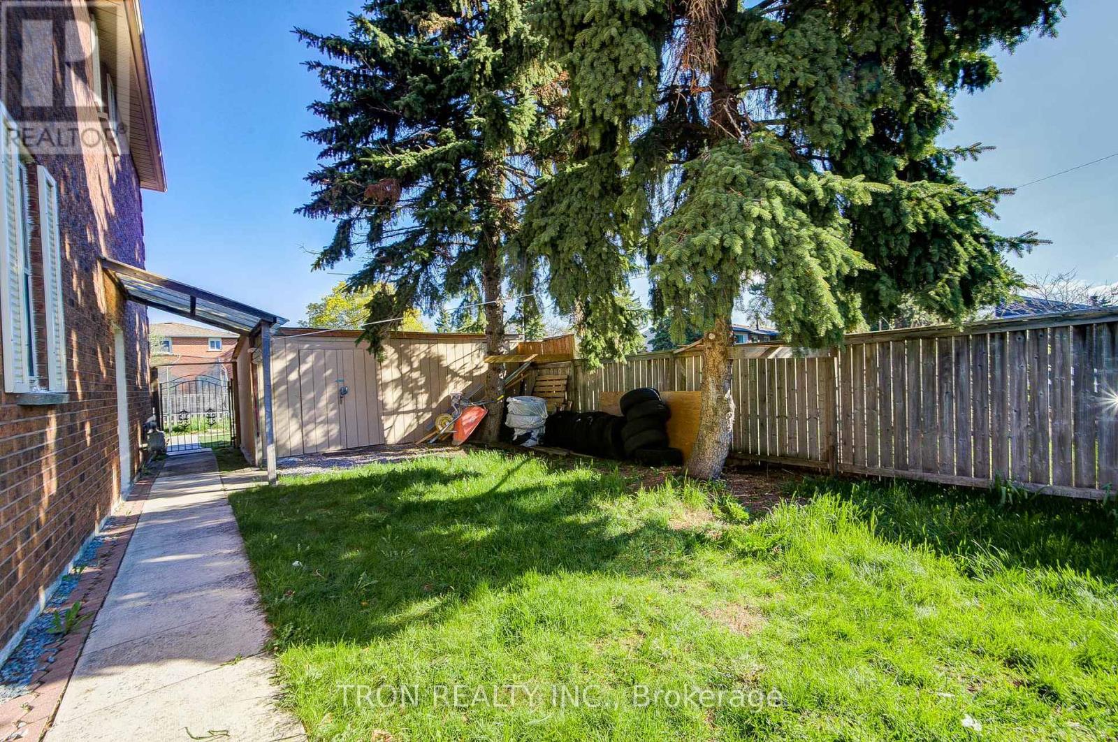 256 Alexmuir Boulevard, Toronto, Ontario  M1V 1T7 - Photo 37 - E13100220