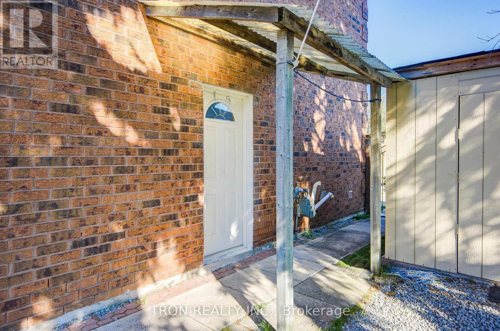 256 Alexmuir Boulevard, Toronto, Ontario  M1V 1T7 - Photo 38 - E13100220