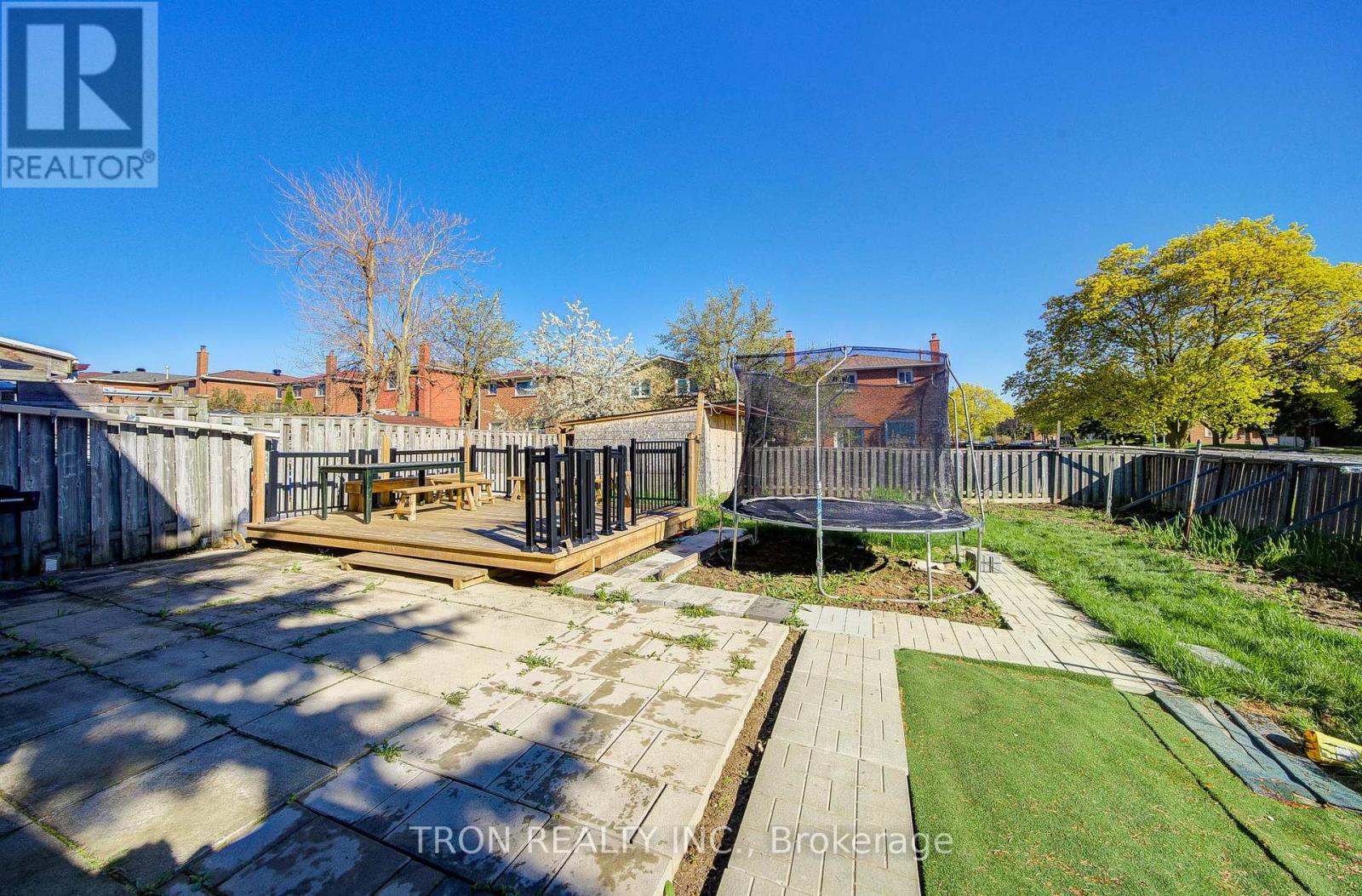 256 Alexmuir Boulevard, Toronto, Ontario  M1V 1T7 - Photo 39 - E13100220