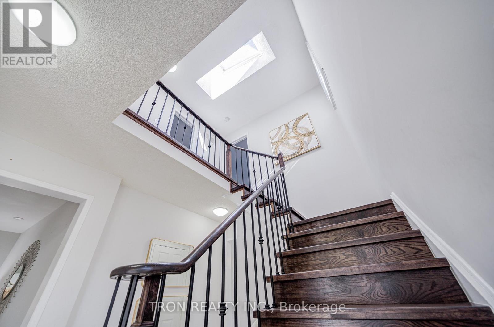 256 Alexmuir Boulevard, Toronto, Ontario  M1V 1T7 - Photo 7 - E13100220