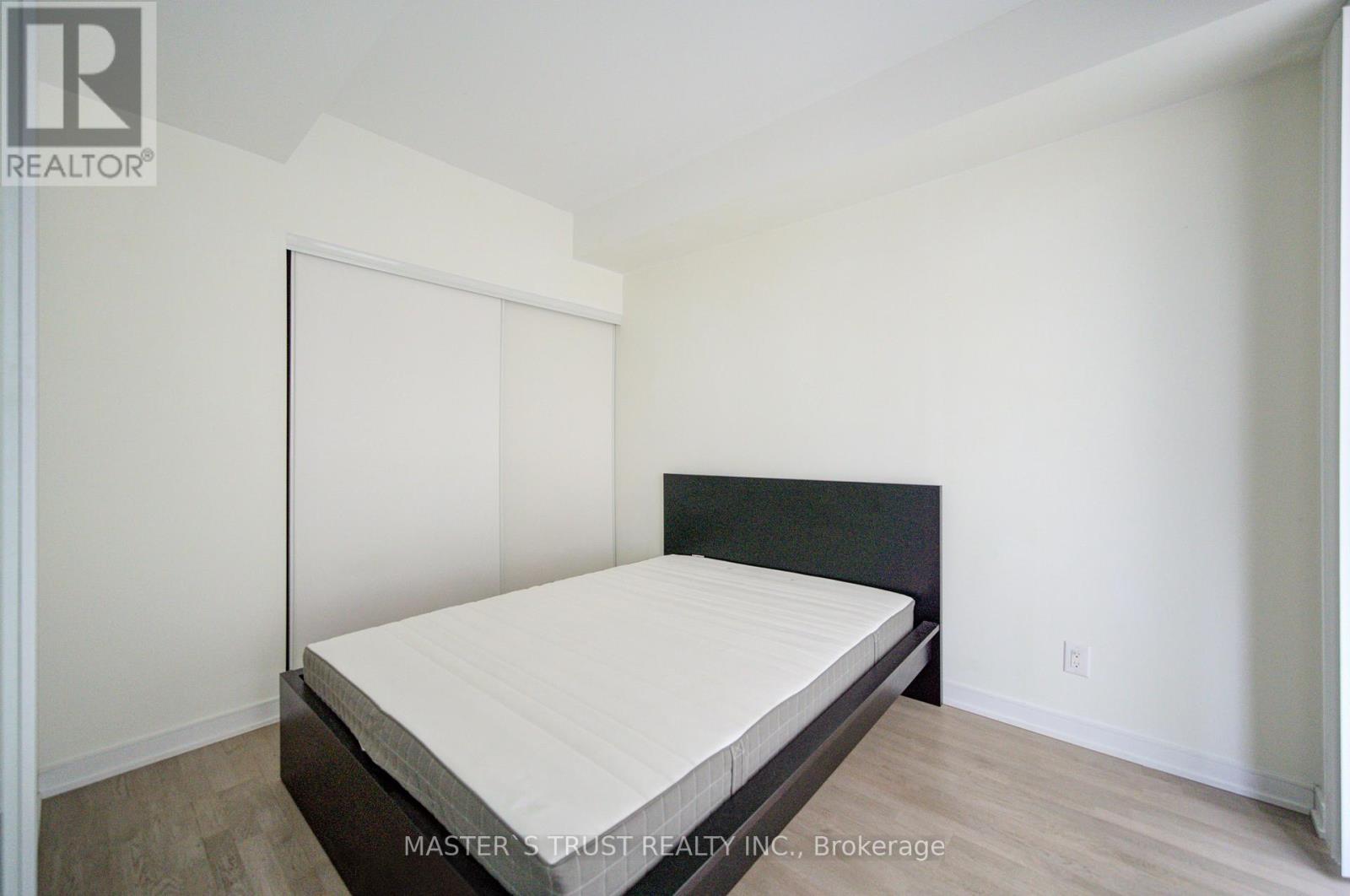 310 - 57 St Joseph Street, Toronto, Ontario  M5S 0C5 - Photo 17 - C12988830