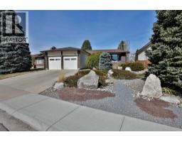 104 Elm Crescent S, Lethbridge, Alberta