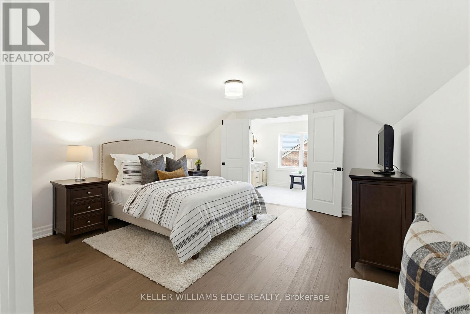 586 Woodland Avenue, Burlington, Ontario  L7R 2S5 - Photo 12 - W13100176