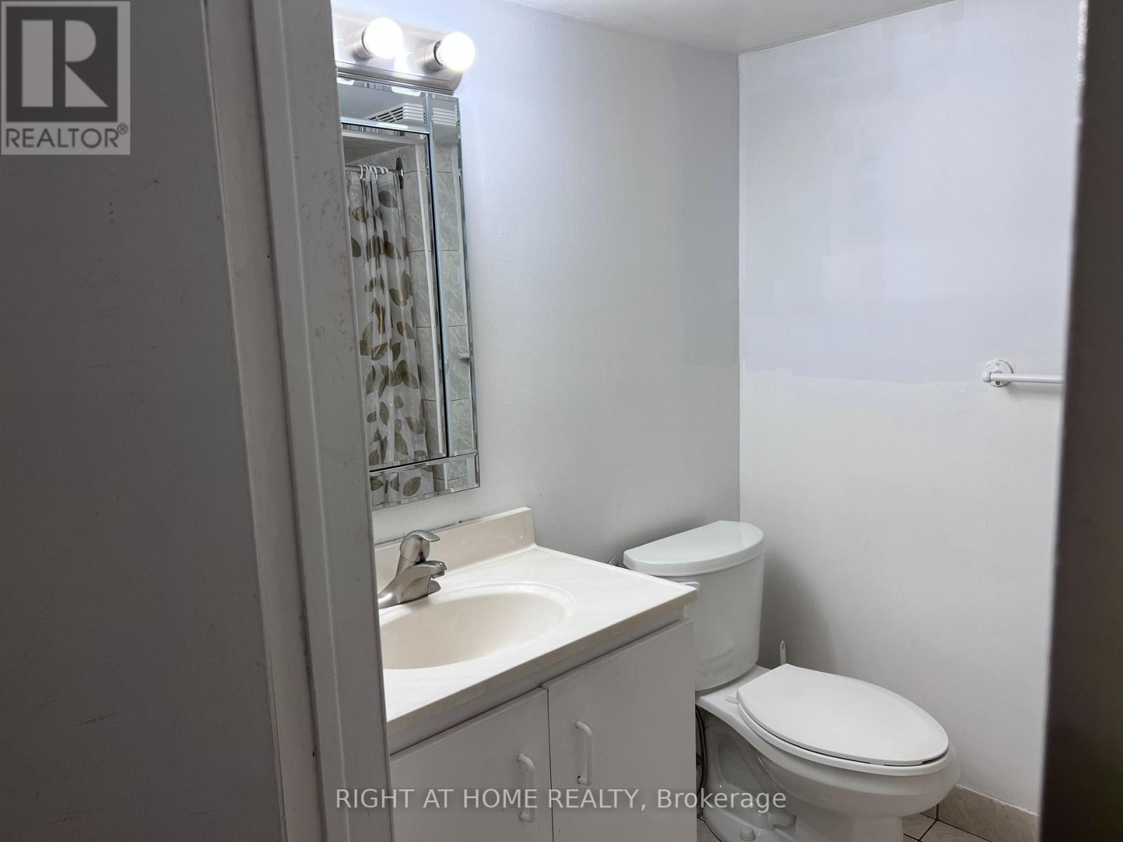 4092 Midhurst Lane, Mississauga (Rathwood), Ontario  L4Z 1C7 - Photo 3 - W13100192