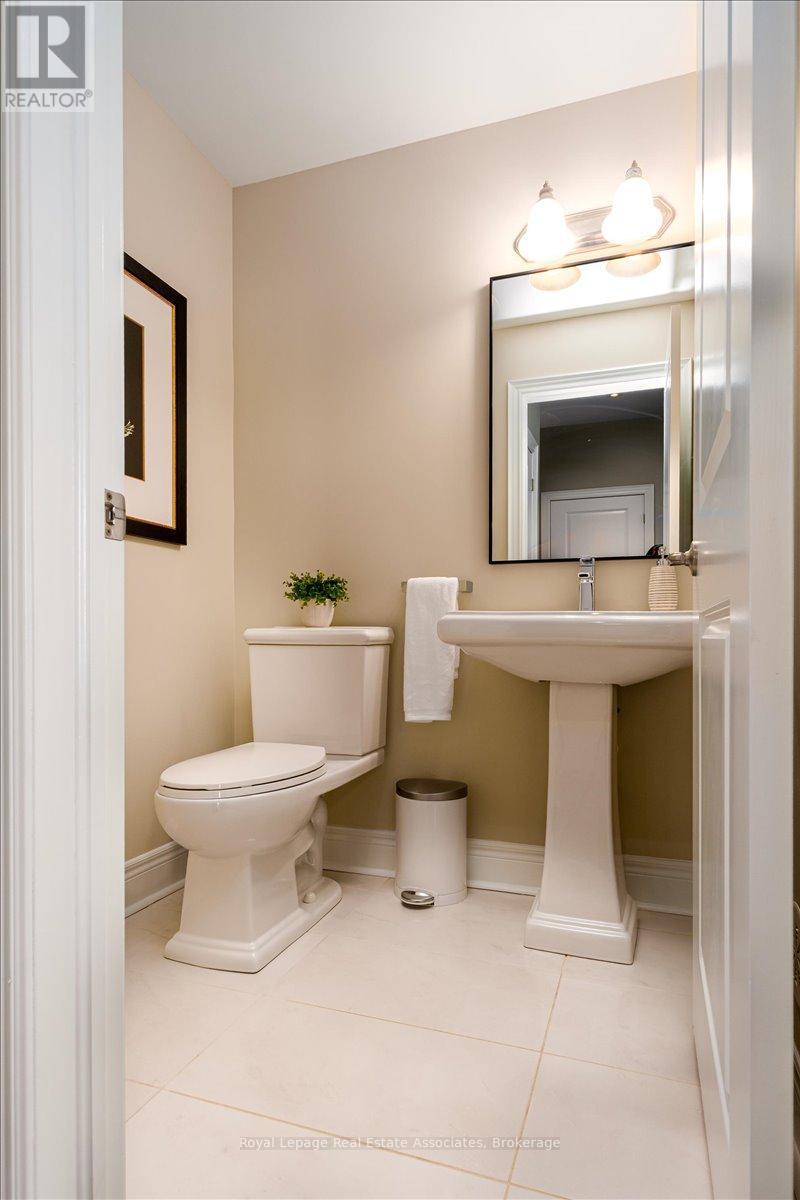 3040 Eberly Woods Drive, Oakville, Ontario  L6M 0T5 - Photo 9 - W13100200
