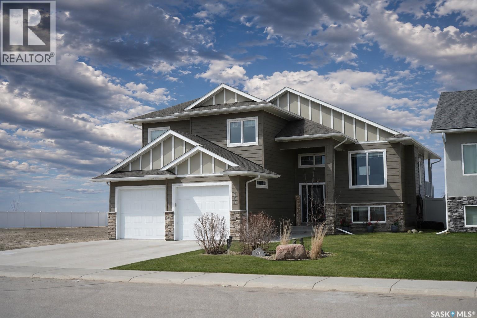 250 Prairie Dawn DRIVE, Dundurn, Saskatchewan