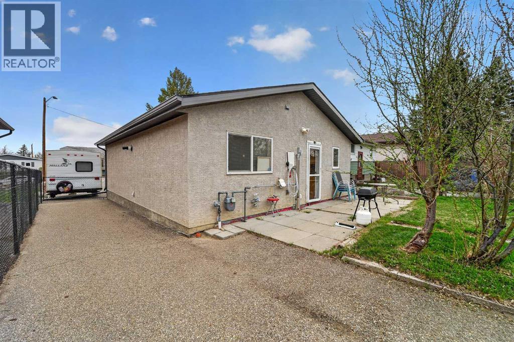 1220 43 Avenue N, Lethbridge, Alberta  T1H 6A9 - Photo 25 - A2307868