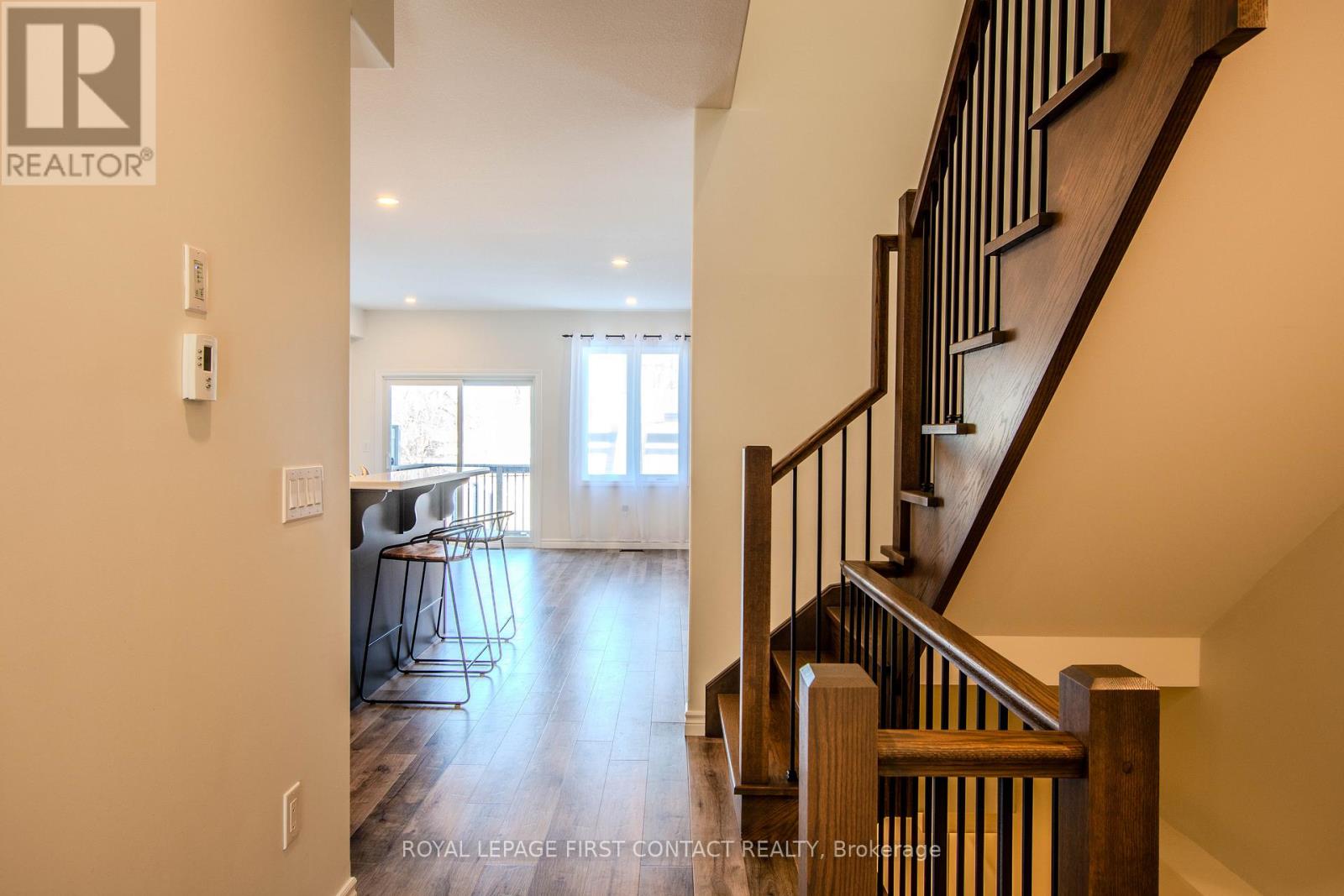 144 Memorial Avenue, Orillia, Ontario  L3C 5X2 - Photo 3 - S13098736