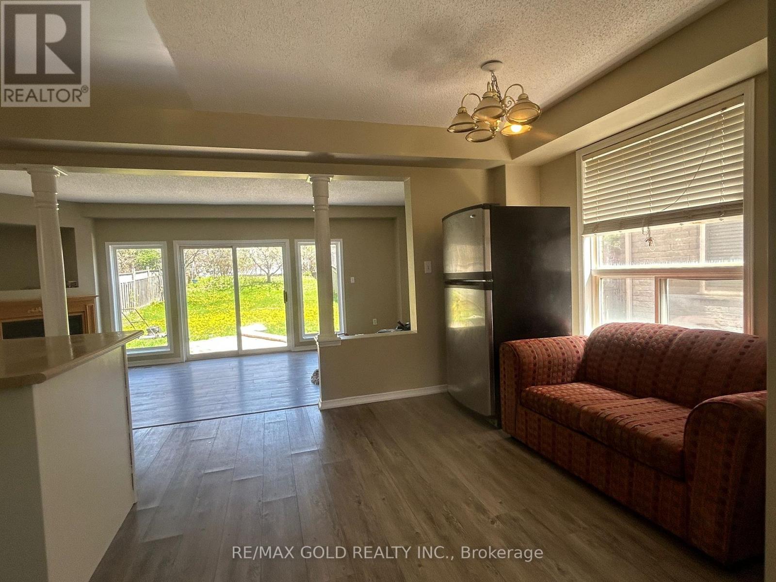Upper Level - 283 Newport Drive, Cambridge, Ontario  N3H 5T2 - Photo 8 - X13078660