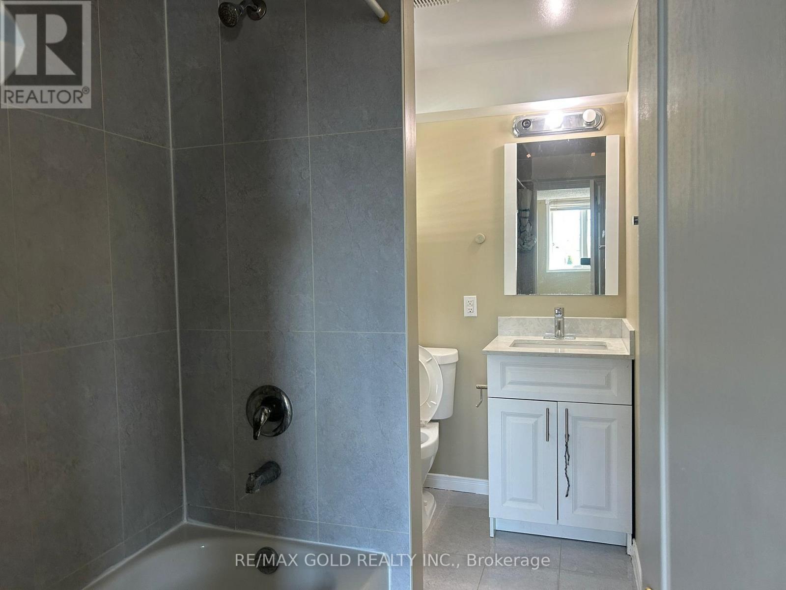 Upper Level - 283 Newport Drive, Cambridge, Ontario  N3H 5T2 - Photo 12 - X13078660