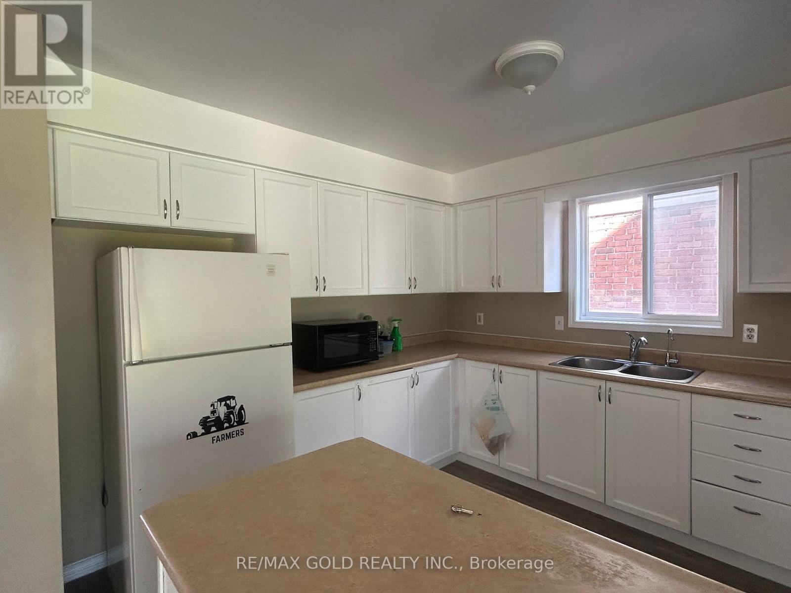 Upper Level - 283 Newport Drive, Cambridge, Ontario  N3H 5T2 - Photo 5 - X13078660