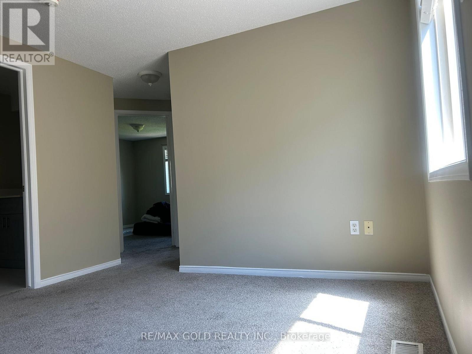 Upper Level - 283 Newport Drive, Cambridge, Ontario  N3H 5T2 - Photo 13 - X13078660