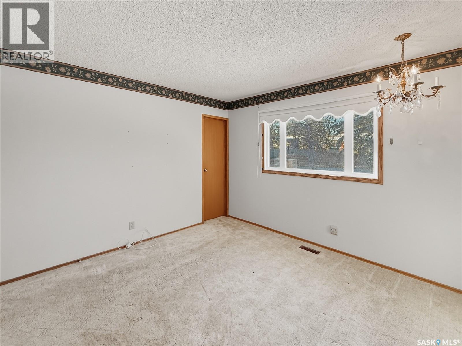 264 Hayes Drive, Swift Current, Saskatchewan  S9H 4H1 - Photo 12 - SK029901