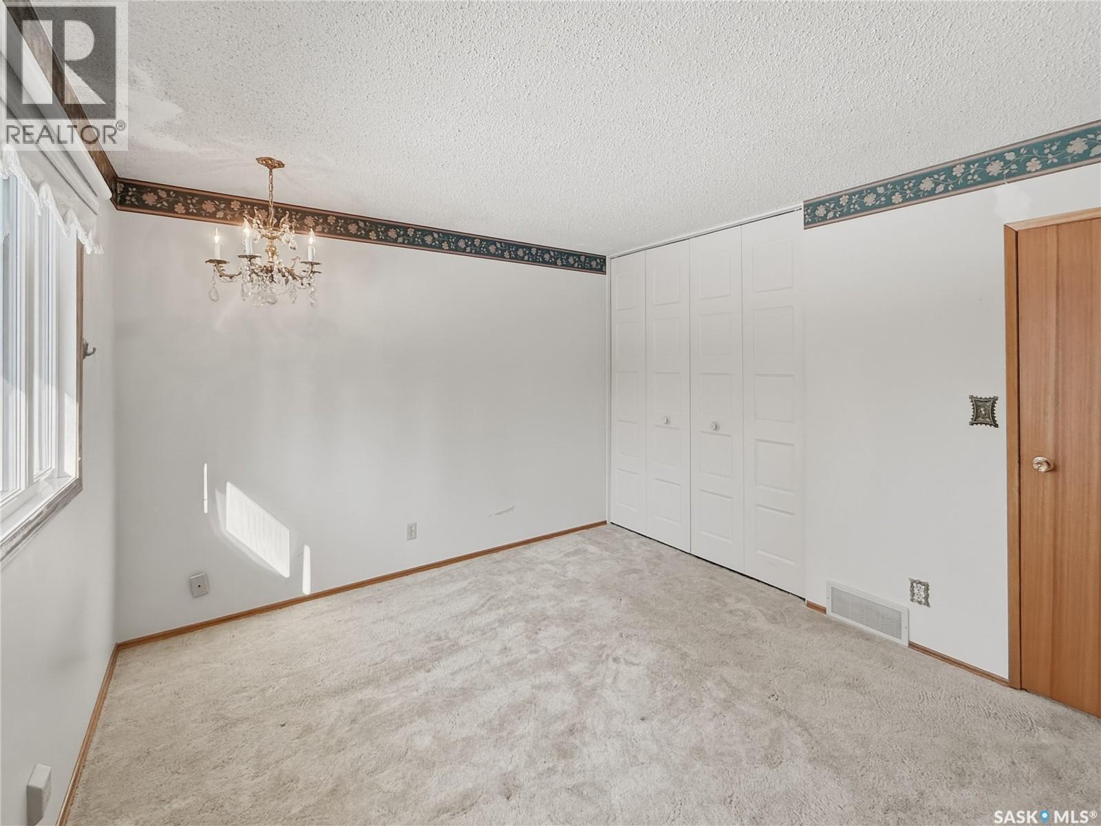 264 Hayes Drive, Swift Current, Saskatchewan  S9H 4H1 - Photo 11 - SK029901