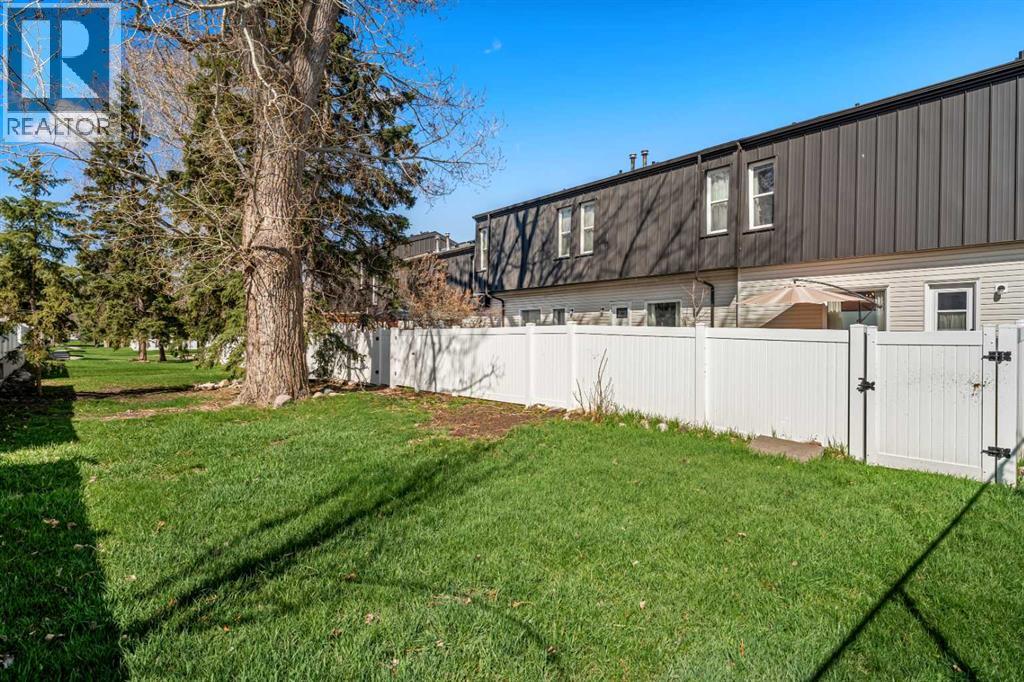 114 Brae Glen Lane Sw, Calgary, Alberta  T2W 1B6 - Photo 39 - A2308815