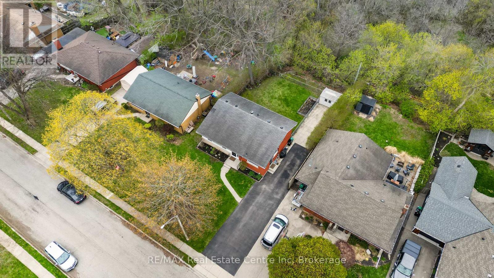 54 Highman Avenue, Cambridge, Ontario  N1R 3L7 - Photo 2 - X13100240