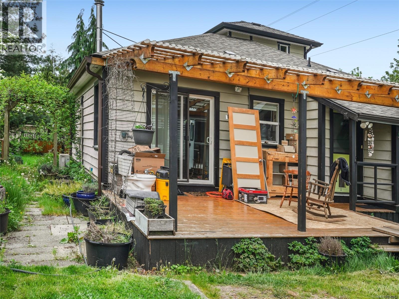 6829 First St, Honeymoon Bay, British Columbia  V0R 1Y0 - Photo 2 - 1034263