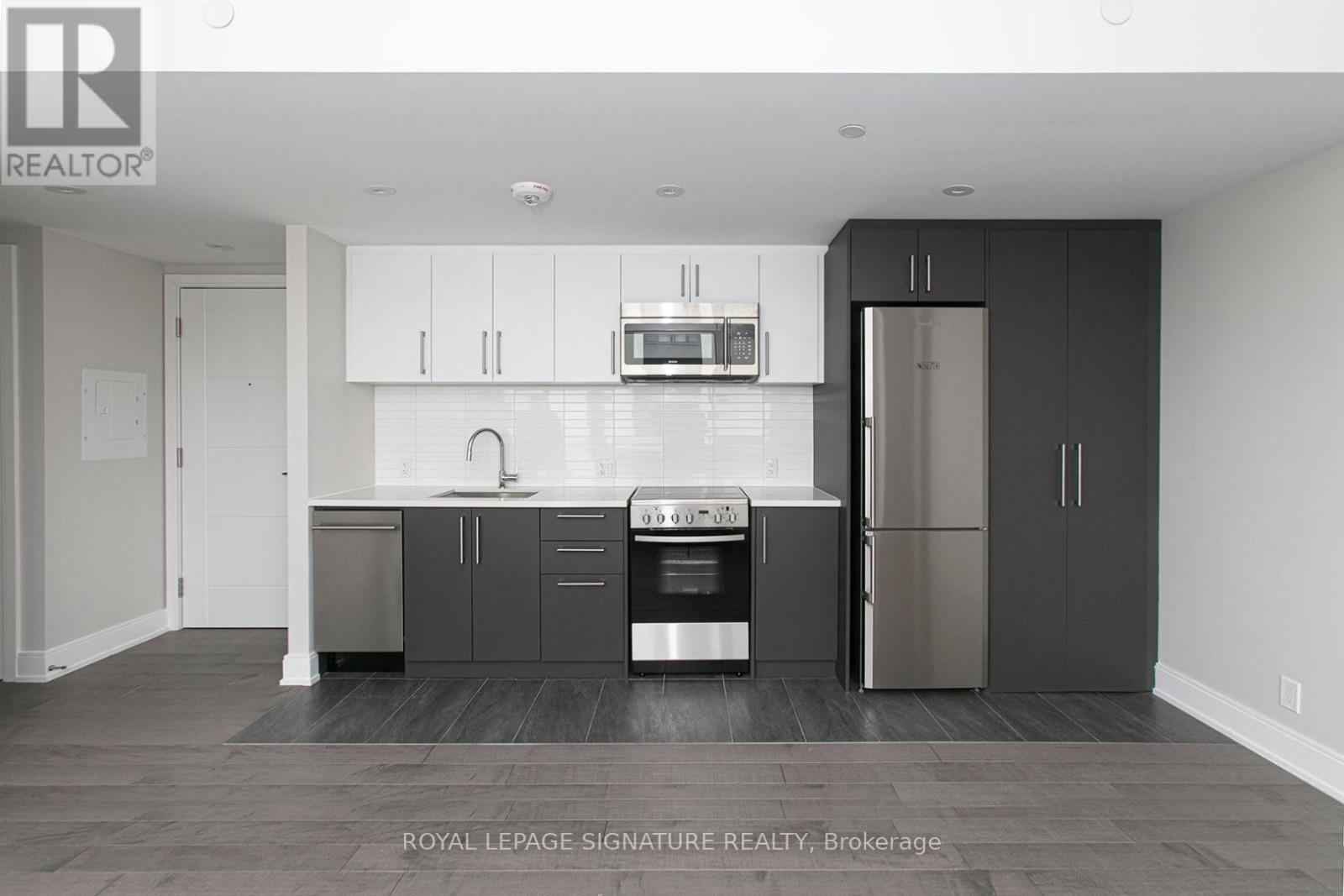 604 - 11 WALMER ROAD, Toronto, Ontario